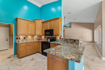 8841 W Port Royale Lane, Peoria, AZ 85381 - Photo 32