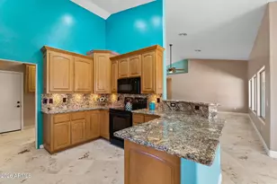 8841 W Port Royale Ln, Peoria, AZ 85381 - Photo 32