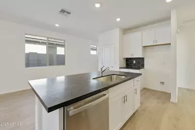 14667 W Surrey Drive, Surprise, AZ 85379 - Photo 8