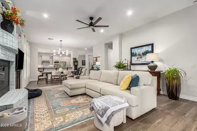 3422 E Pyrenees Pass, Phoenix, AZ 85018 - Photo 10