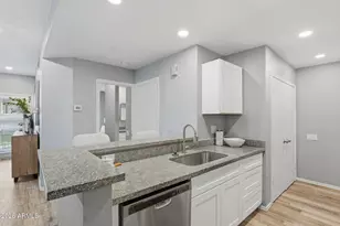 2035 S Elm St, Tempe, AZ 85282 - Photo 8