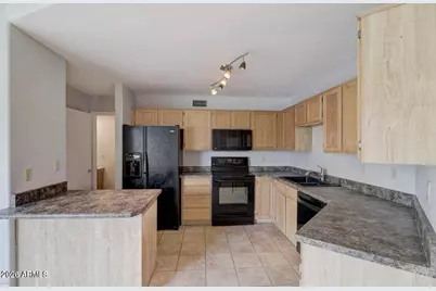 8834 W Michelle Drive, Peoria, AZ 85382 - Photo 18