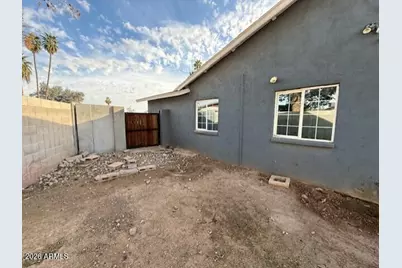8056 W Westview Drive, Phoenix, AZ 85033 - Photo 22