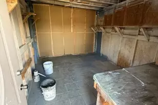 8056 W Westview Dr, Phoenix, AZ 85033 - Photo 16