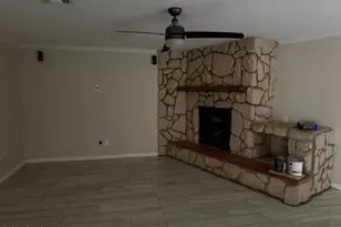 8056 W Westview Dr, Phoenix, AZ 85033 - Photo 6