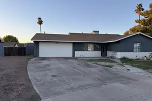 8056 W Westview Dr, Phoenix, AZ 85033 - Photo 2