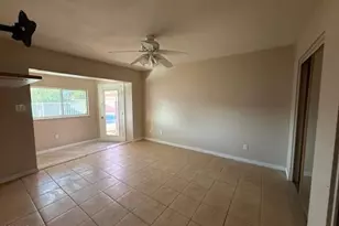 8056 W Westview Dr, Phoenix, AZ 85033 - Photo 8