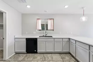 40573 W Helen Ct, Maricopa, AZ 85138 - Photo 6