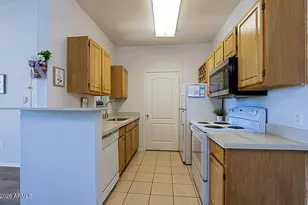 2929 W Yorkshire Dr, Phoenix, AZ 85027 - Photo 6