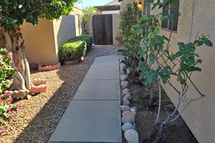 3033 E Siesta Ln, Phoenix, AZ 85050 - Photo 2