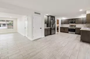 7126 W Ironwood Dr, Peoria, AZ 85345 - Photo 8