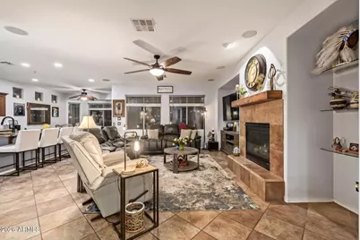2226 W Hedgehog Place, Phoenix, AZ 85085 - Photo 14