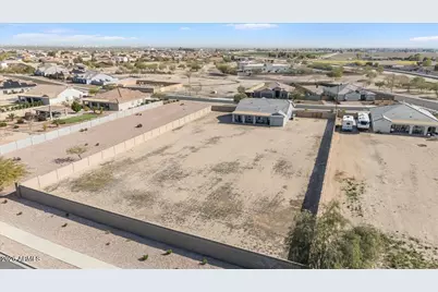 2438 S 218th Drive, Buckeye, AZ 85326 - Photo 18