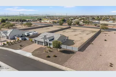 2438 S 218th Drive, Buckeye, AZ 85326 - Photo 14