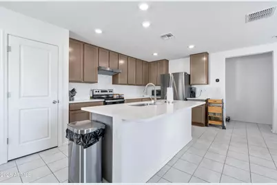 3822 S 84th Lane, Tolleson, AZ 85353 - Photo 6