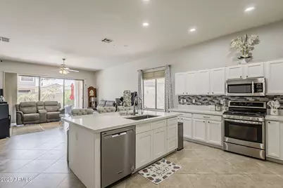 43319 W Oakland Court, Maricopa, AZ 85138 - Photo 8