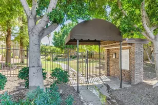 3825 E Camelback Road E, Phoenix, AZ 85018 - Photo 2