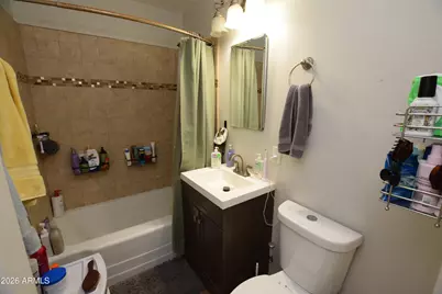 946 E Denton Lane, Phoenix, AZ 85014 - Photo 18