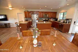 946 E Denton Ln, Phoenix, AZ 85014 - Photo 10