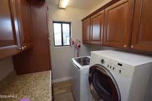 946 E Denton Ln, Phoenix, AZ 85014 - Photo 22