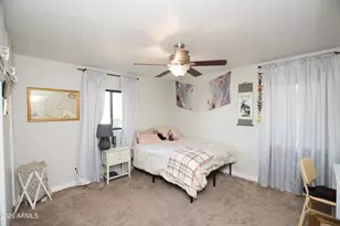 946 E Denton Ln, Phoenix, AZ 85014 - Photo 16