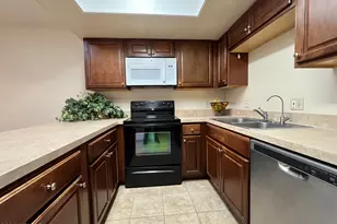 2145 E Center Ln, Tempe, AZ 85281 - Photo 16