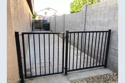 1011 W Samantha Way, Phoenix, AZ 85041 - Photo 10