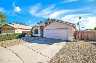 8951 W Deanna Dr, Peoria, AZ 85382 - Photo 4