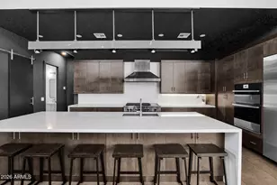 8430 S 10th Ln, Phoenix, AZ 85041 - Photo 10