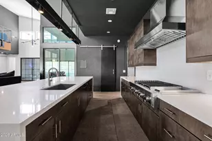 8430 S 10th Ln, Phoenix, AZ 85041 - Photo 12