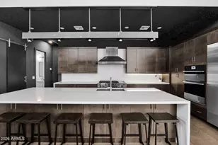 8430 S 10th Ln, Phoenix, AZ 85041 - Photo 10