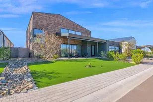 8430 S 10th Ln, Phoenix, AZ 85041 - Photo 2