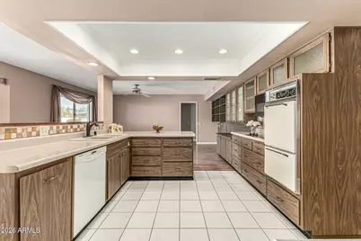 9710 W Forrester Drive, Sun City, AZ 85351 - Photo 14