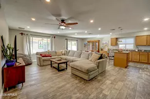 2749 E Sylvia St, Phoenix, AZ 85032 - Photo 2