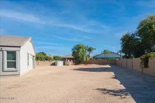 24210 N 23rd Way, Phoenix, AZ 85024 - Photo 32