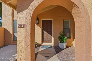 744 E North Ln, Phoenix, AZ 85020 - Photo 2