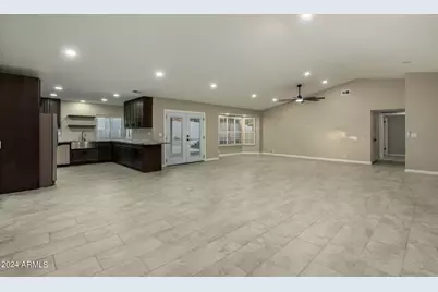 1734 W Banff Lane, Phoenix, AZ 85023 - Photo 8