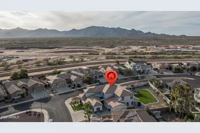 18478 W Saguaro Lane, Surprise, AZ 85388 - Photo 4