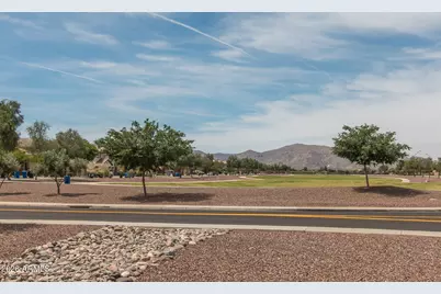 18478 W Saguaro Lane, Surprise, AZ 85388 - Photo 68