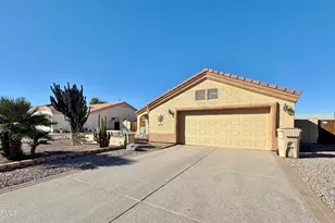 15774 S Saxon Rd, Arizona City, AZ 85123 - Photo 2
