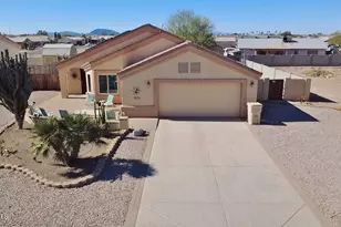 15774 S Saxon Rd, Arizona City, AZ 85123 - Photo 1