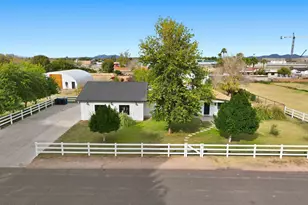 2858 E Redfield Rd, Gilbert, AZ 85234 - Photo 2