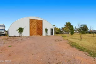 2858 E Redfield Rd, Gilbert, AZ 85234 - Photo 12