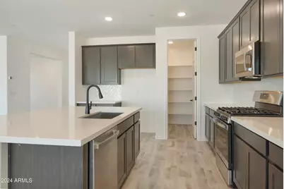 15656 W Mercer Lane, Surprise, AZ 85379 - Photo 10