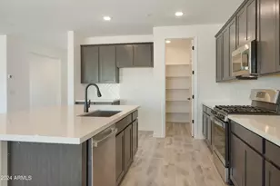 15656 W Mercer Ln, Surprise, AZ 85379 - Photo 10