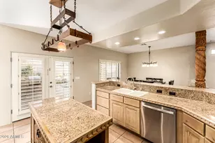 1732 E Gelding Dr, Phoenix, AZ 85022 - Photo 16