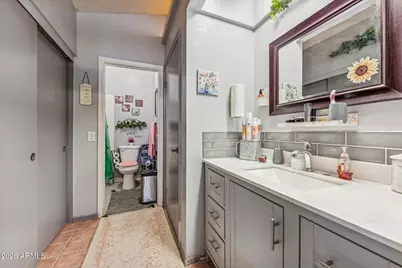 6405 W Mercer Lane, Glendale, AZ 85304 - Photo 8