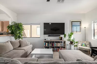 812 W Saint Charles Avenue, Phoenix, AZ 85041 - Photo 4