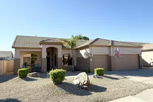 235 E Smoke Tree Rd, Gilbert, AZ 85296 - Photo 2