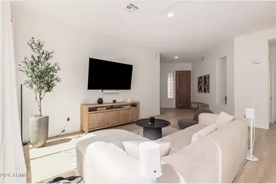 3929 E Carter Drive, Phoenix, AZ 85042 - Photo 8